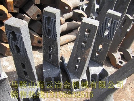 四川現(xiàn)代120站、華中750混凝土攪拌機(jī)側(cè)襯板、側(cè)下刮刀供應(yīng)商