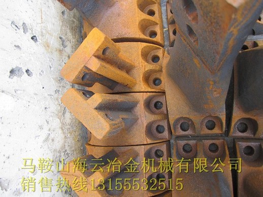 山東圓友2方、2000雙軸式攪拌機(jī)左右攪拌臂、右側(cè)刮刀廠家電話